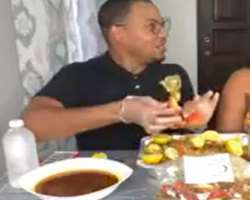 Quite Perry eating non vegetarian food